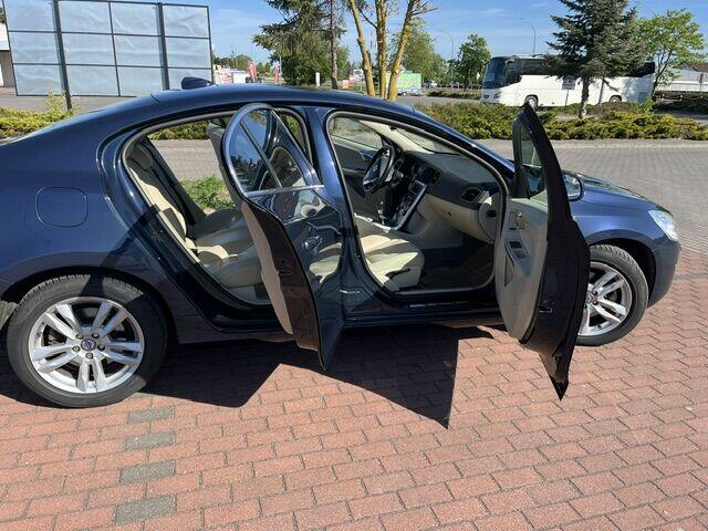 VOLVO S60 2012 rok