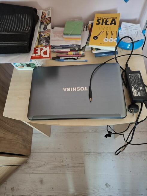 Sprzedam laptopa TOSHIBA