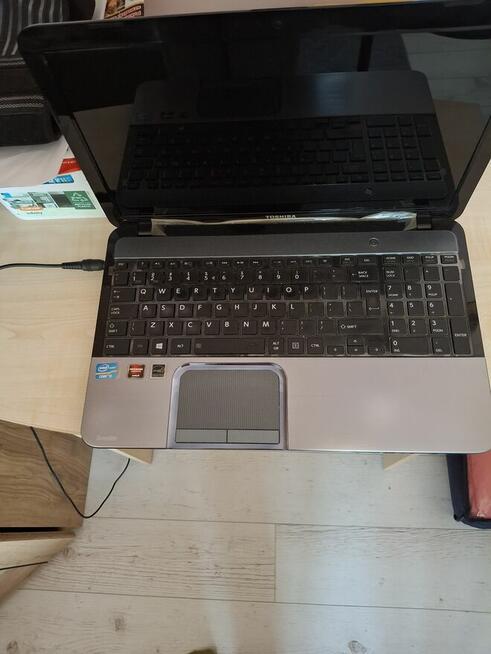 Sprzedam laptopa TOSHIBA