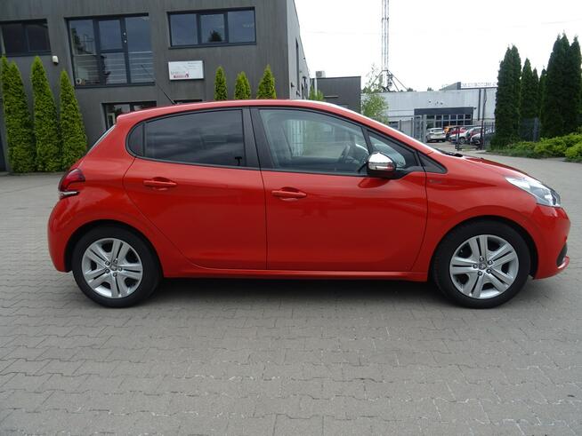 Peugeot 208 1.2 82KM Style, krajowy, niski udokumentowany przebieg.