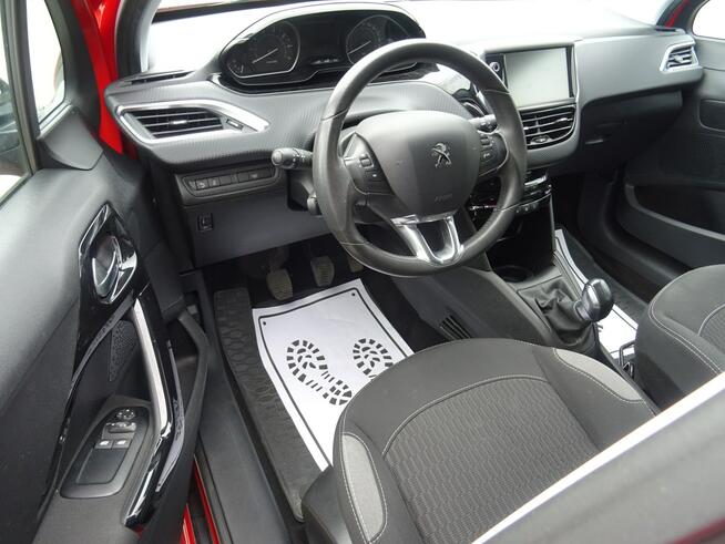 Peugeot 208 1.2 82KM Style, krajowy, niski udokumentowany przebieg.