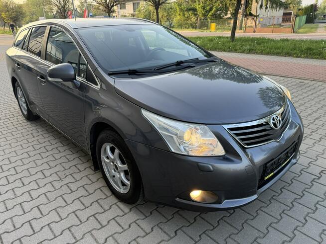 Toyota Avensis 2.0B 2011r Climatronic Automat Alufelgi Serwis Hak!