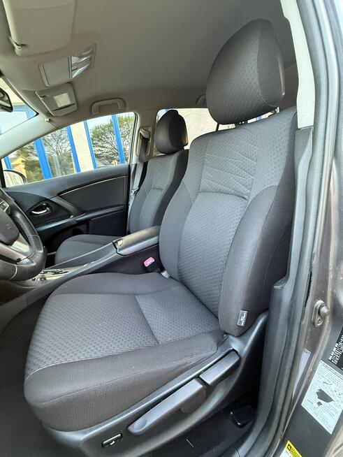 Toyota Avensis 2.0B 2011r Climatronic Automat Alufelgi Serwis Hak!