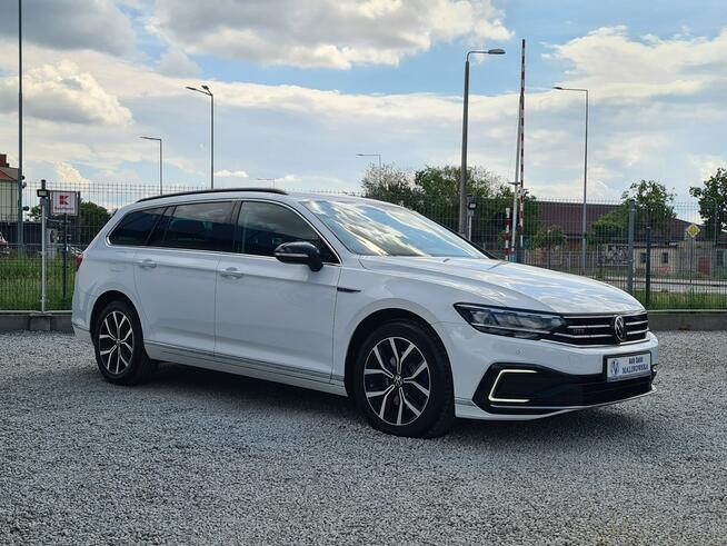Volkswagen Passat GTE Navi 2xPDC Kamera HeadUp El.Klapa Wolne Ręce Grzane Fotele Serwis