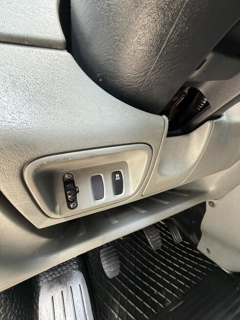 Opel Vivaro 2,0 benzyna 115 9 osobowy klima.
