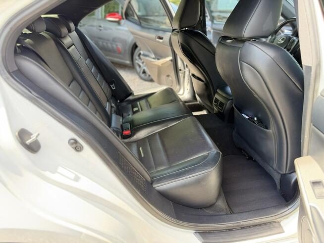 Lexus IS 300h 2.5 hybryda F-Sport navi kamera skóra