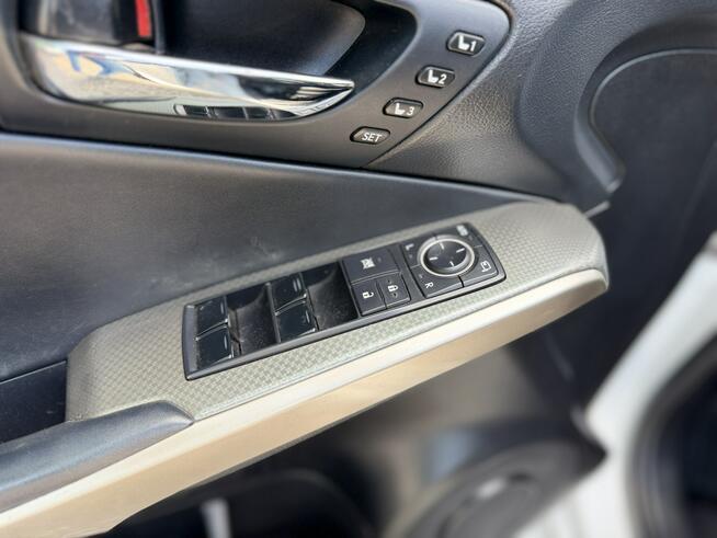 Lexus IS 300h 2.5 hybryda F-Sport navi kamera skóra