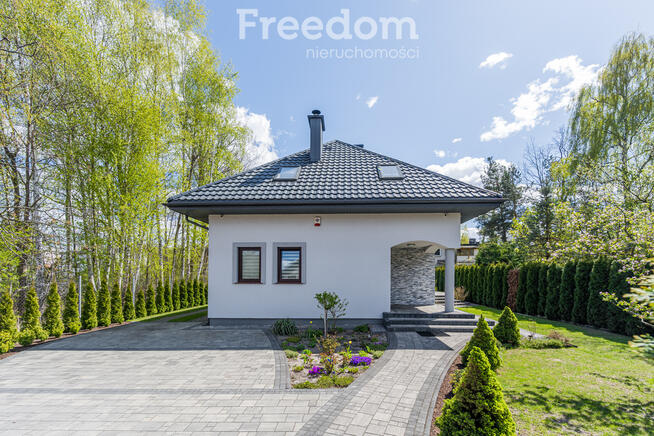 Dom 220 m² w Halinowie na sprzedaż