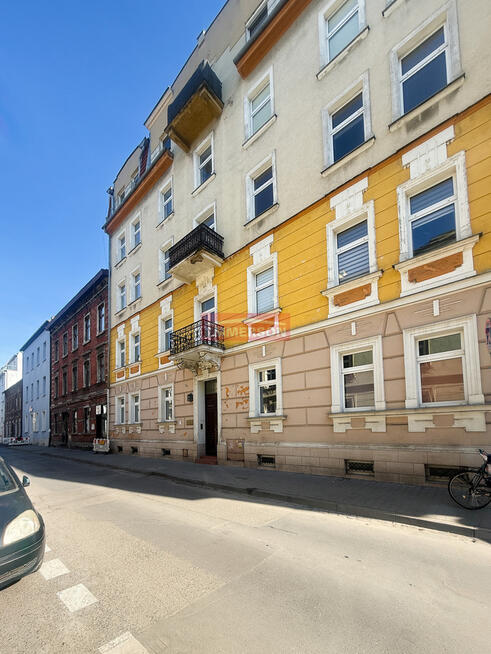 Podwyższony parter, Bulwary Wiślane, Centrum