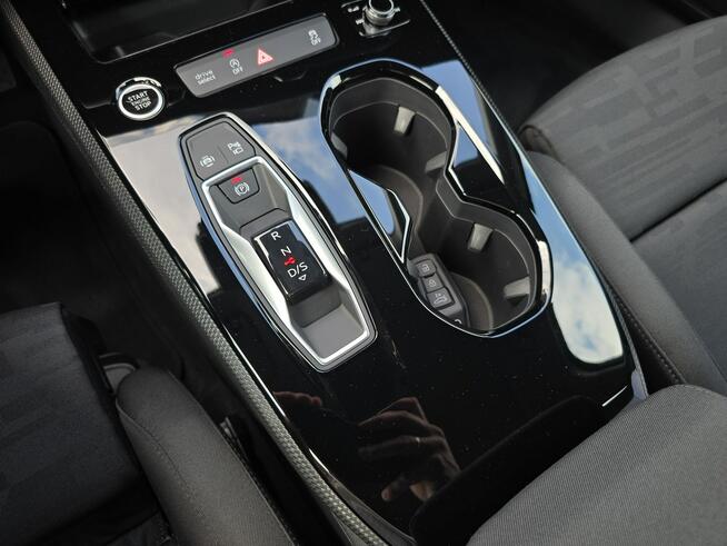 Audi A5 Kamera_CarPlay_Indukcja_LEDplus_Asystenci_Gwarancja_3-strefy_FV23%