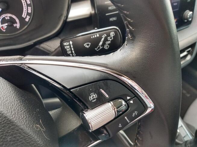 Škoda Fabia 1.0 TSI 110km kamera tempomat led smartlink lane assist fv23%