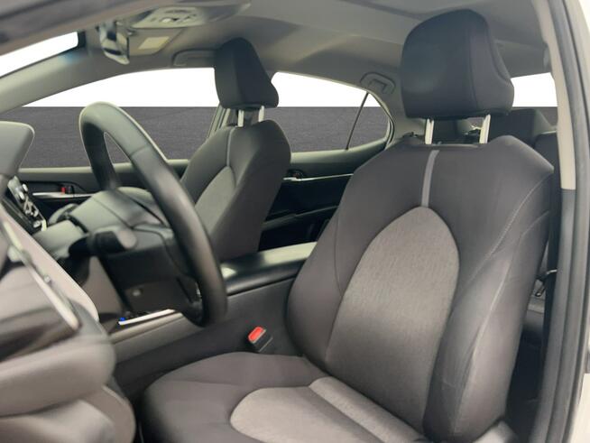 Toyota Camry 2.5 Hybrid Comfort CVT Sedan