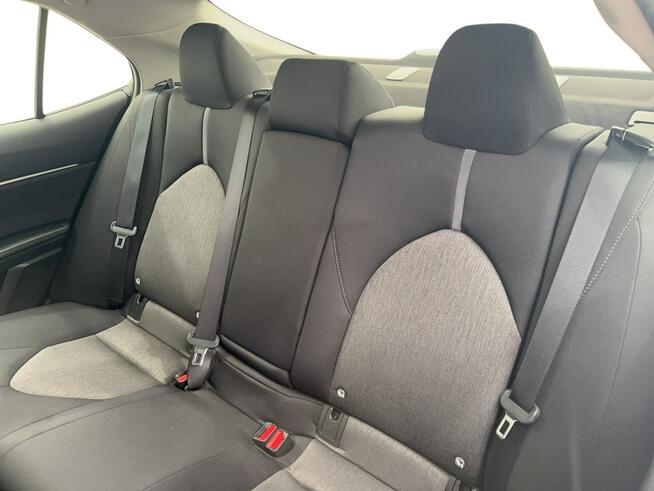 Toyota Camry 2.5 Hybrid Comfort CVT Sedan