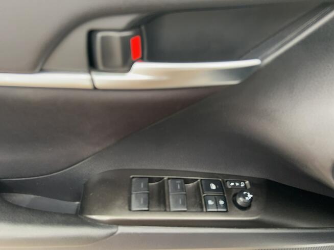 Toyota Camry 2.5 Hybrid Comfort CVT Sedan