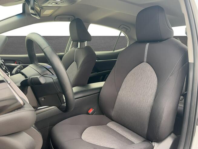 Toyota Camry 2.5 Hybrid Comfort CVT Sedan
