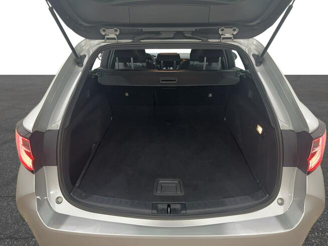 Toyota Corolla 2.0 Hybrid Style Kombi
