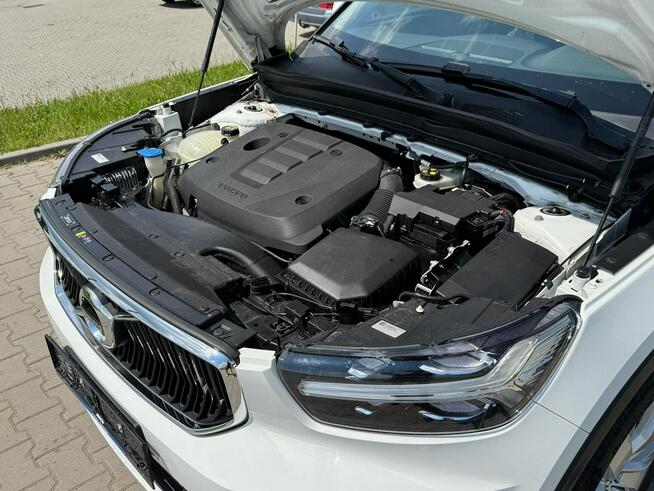 Volvo XC 40 Momentum*KameraCofania*Led*OryginalnyPrzebieg*Climatronic*Zadbany*FV23