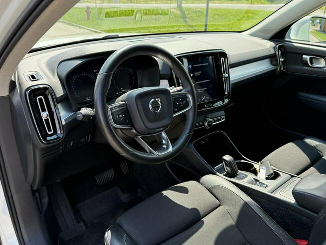 Volvo XC 40 Momentum*KameraCofania*Led*OryginalnyPrzebieg*Climatronic*Zadbany*FV23