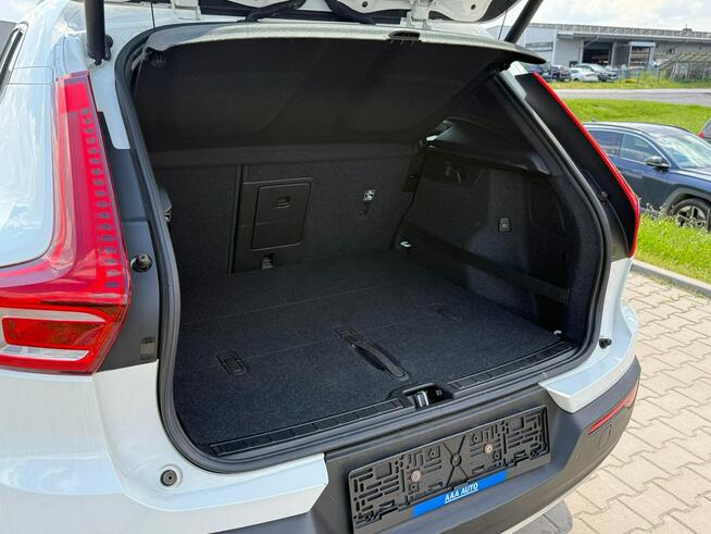 Volvo XC 40 Momentum*KameraCofania*Led*OryginalnyPrzebieg*Climatronic*Zadbany*FV23