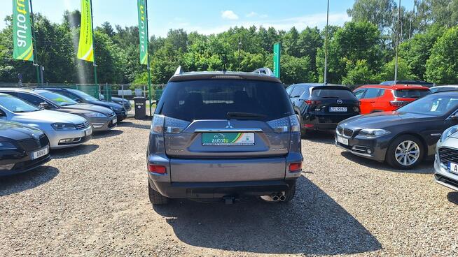 Mitsubishi Outlander AWD, ksenony, PDC