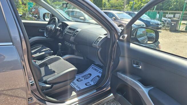 Mitsubishi Outlander AWD, ksenony, PDC