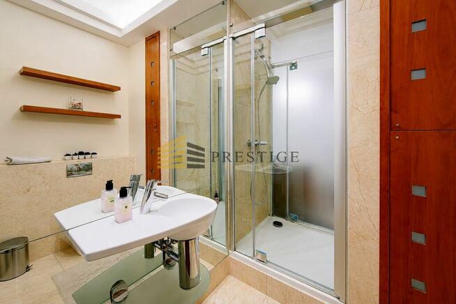 Apartment with Green Terrace& Pool& Gym& Consierge