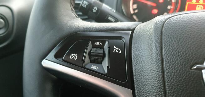 Opel Meriva Podgrzewane fotele/Nawigacja/Czujniki przód i tył/Alufelgi/Tempomat
