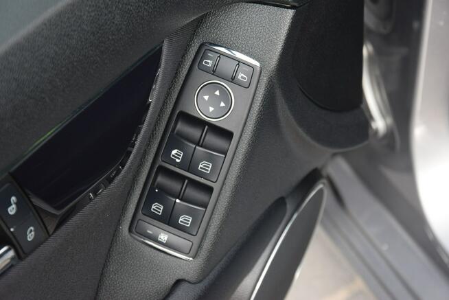 Mercedes C 180 1.8B Kompresor Automat Oryginał Lakier Dwa Komplety Kół Sprowadzony