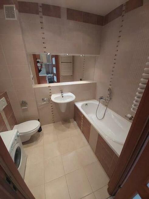 Wysłouchów 30A, jasna kawalerka z balkonem