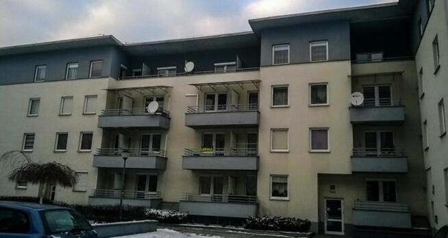 Wysłouchów 30A, jasna kawalerka z balkonem