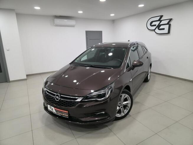 Opel Astra Bogate wyposażenie / Roczna gwarancja w cenie / wzorowy stan