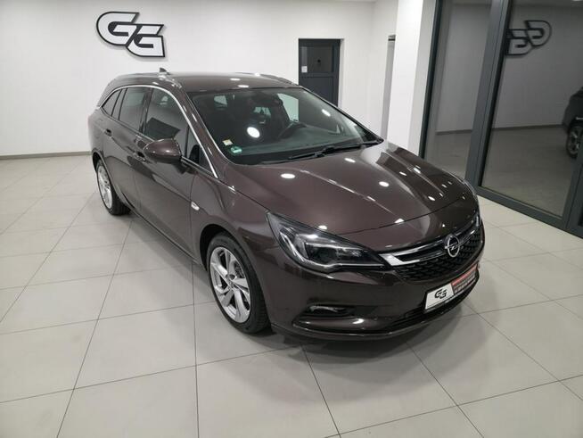 Opel Astra Bogate wyposażenie / Roczna gwarancja w cenie / wzorowy stan
