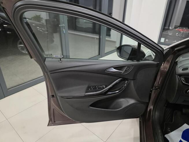 Opel Astra Bogate wyposażenie / Roczna gwarancja w cenie / wzorowy stan