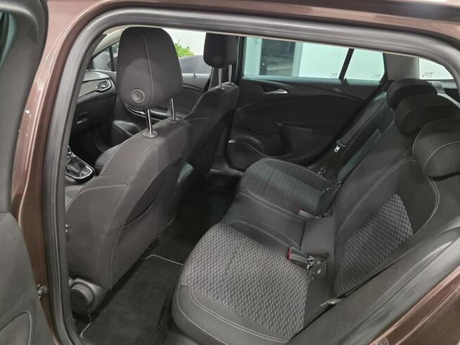 Opel Astra Bogate wyposażenie / Roczna gwarancja w cenie / wzorowy stan