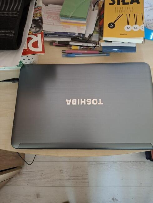 Sprzedam laptopa TOSHIBA