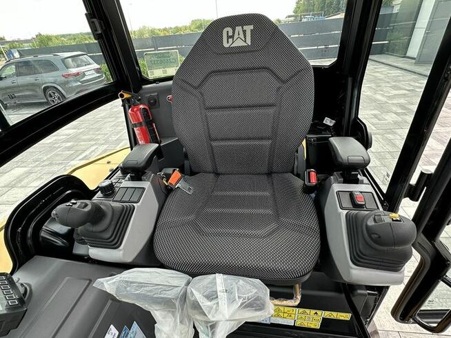 FABRYCZNIE NOWA MINIKOPARKA CATERPILLAR 302.7 CR