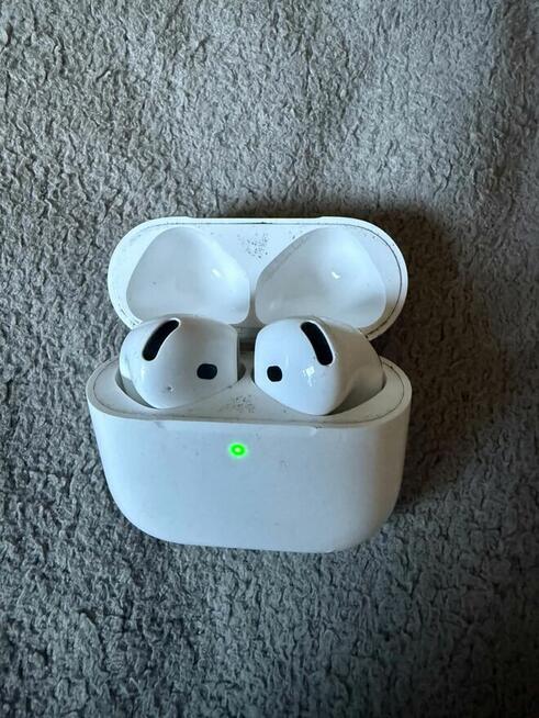 AirPods 4 ANC