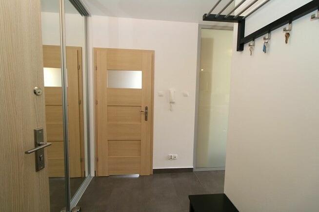 Gotowa do zamieszkania kawalerka 33 m². Pełne wyposażenie.