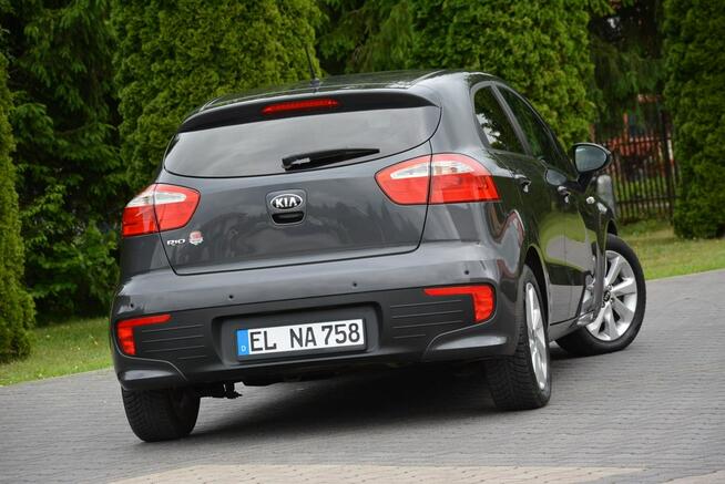 Kia Rio Klimatronic Grzane fotele Grzana kierownica Parktronic z Niemiec