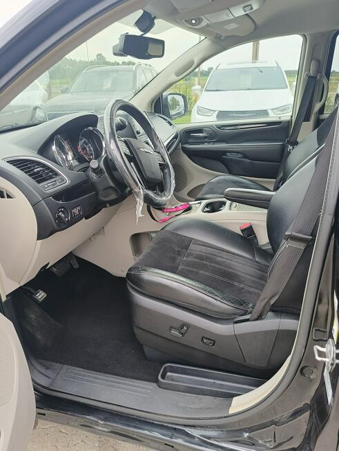 Chrysler Town & Country Cross Country Limited