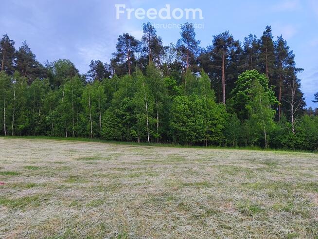 Kameralna działka budowlana nad jeziorem Juksty