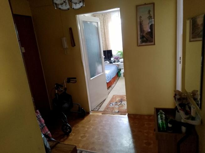 Sprzedam mieszkanie w bloku 2 pokoje 48m2.