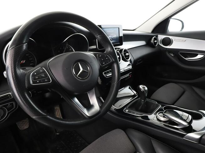 Mercedes C 180 półskóra full LEDnavi klima auto grzane fotele kamera i czujniki parko