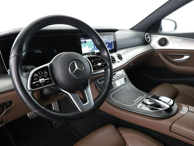 Mercedes E 200 E200d Automat Avantgarde Navi Tempomat Grzane Fotele ParkAssist Kamera
