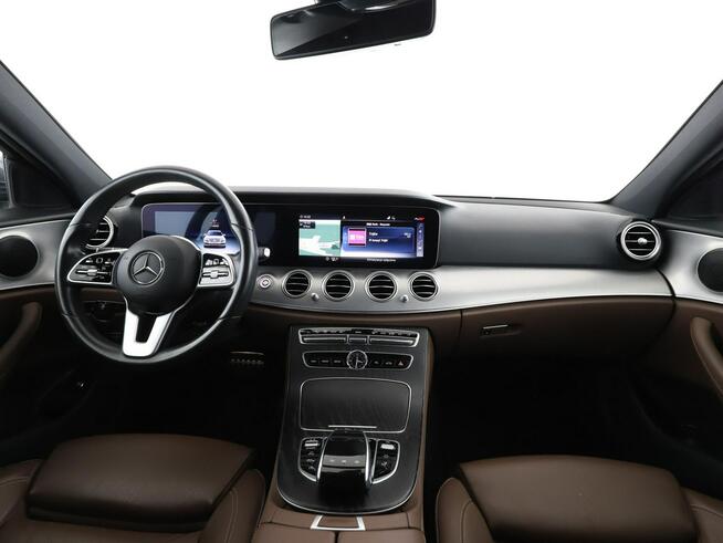 Mercedes E 200 E200d Automat Avantgarde Navi Tempomat Grzane Fotele ParkAssist Kamera