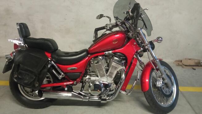 Suzuki Intruder vs 600
