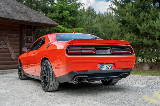 Dodge Challenger R/T / 5.7 V8 HEMI 375KM / Alpine / GO MANGO / Import USA / FV