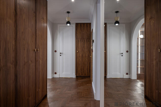 PIĘKNY, NOWY apartament w odnowionym budynku !