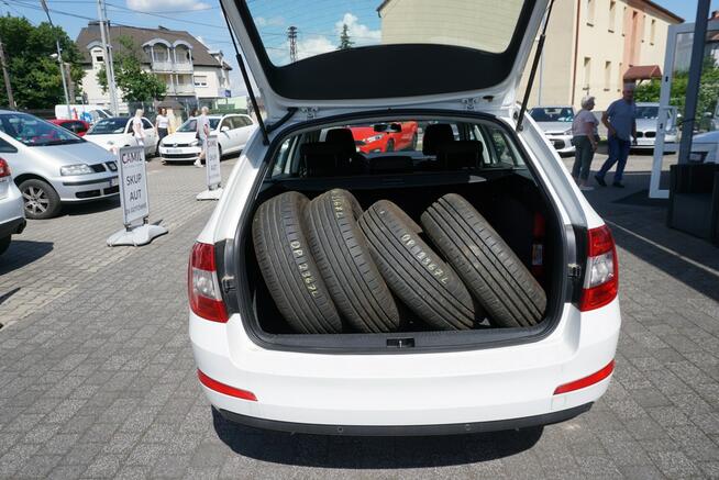 Škoda Octavia polski salon