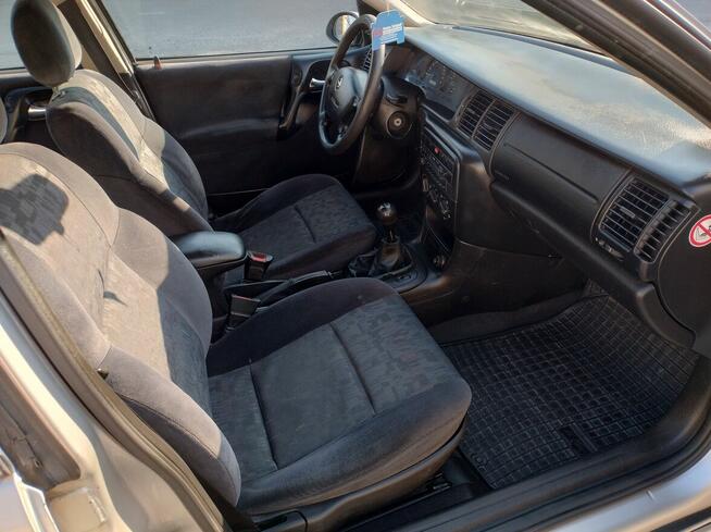 OPEL Vectra B. Hatchback 1.8 Benzyna